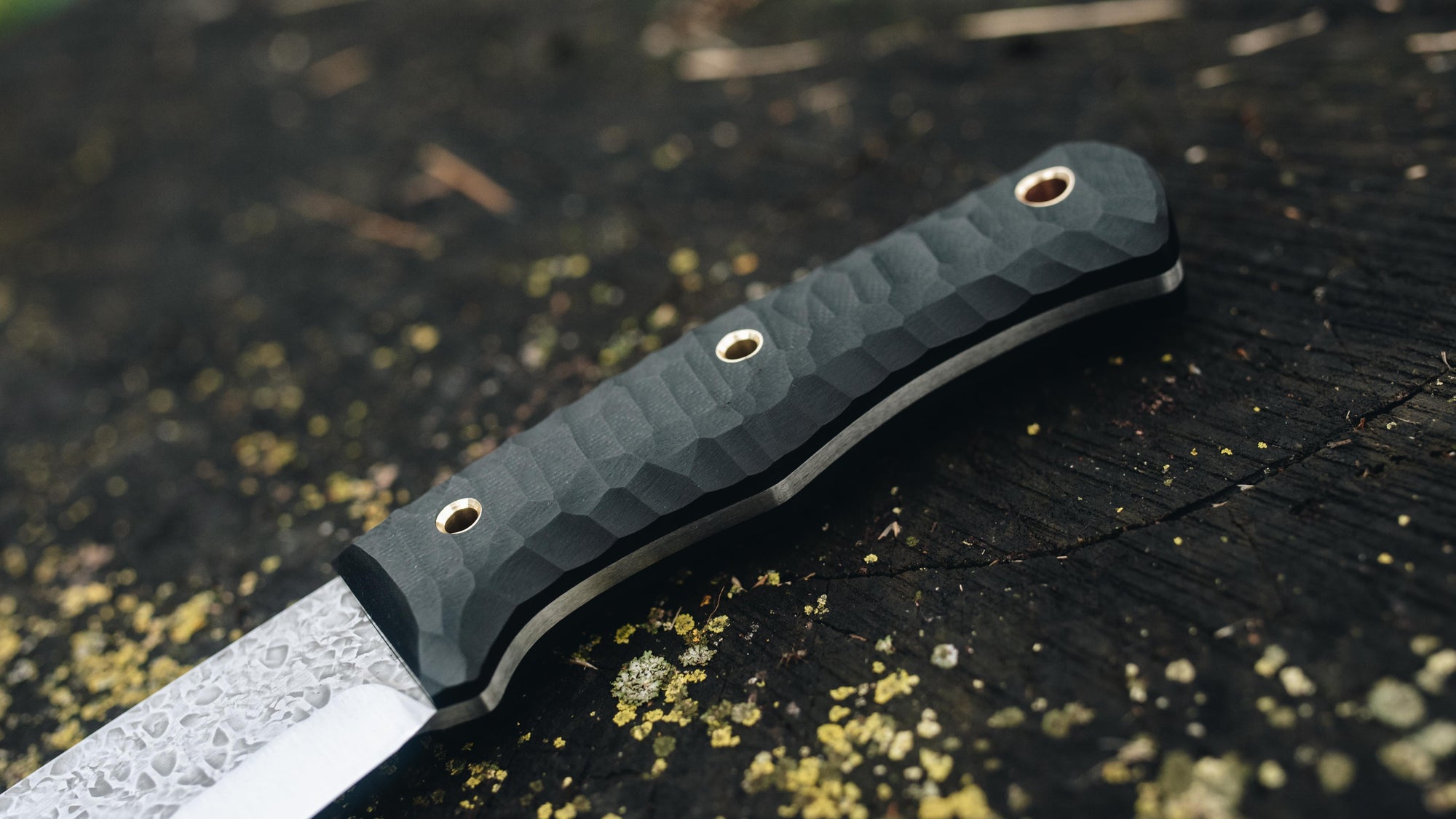 Bullshark - in textured black G-10 - (Procut)