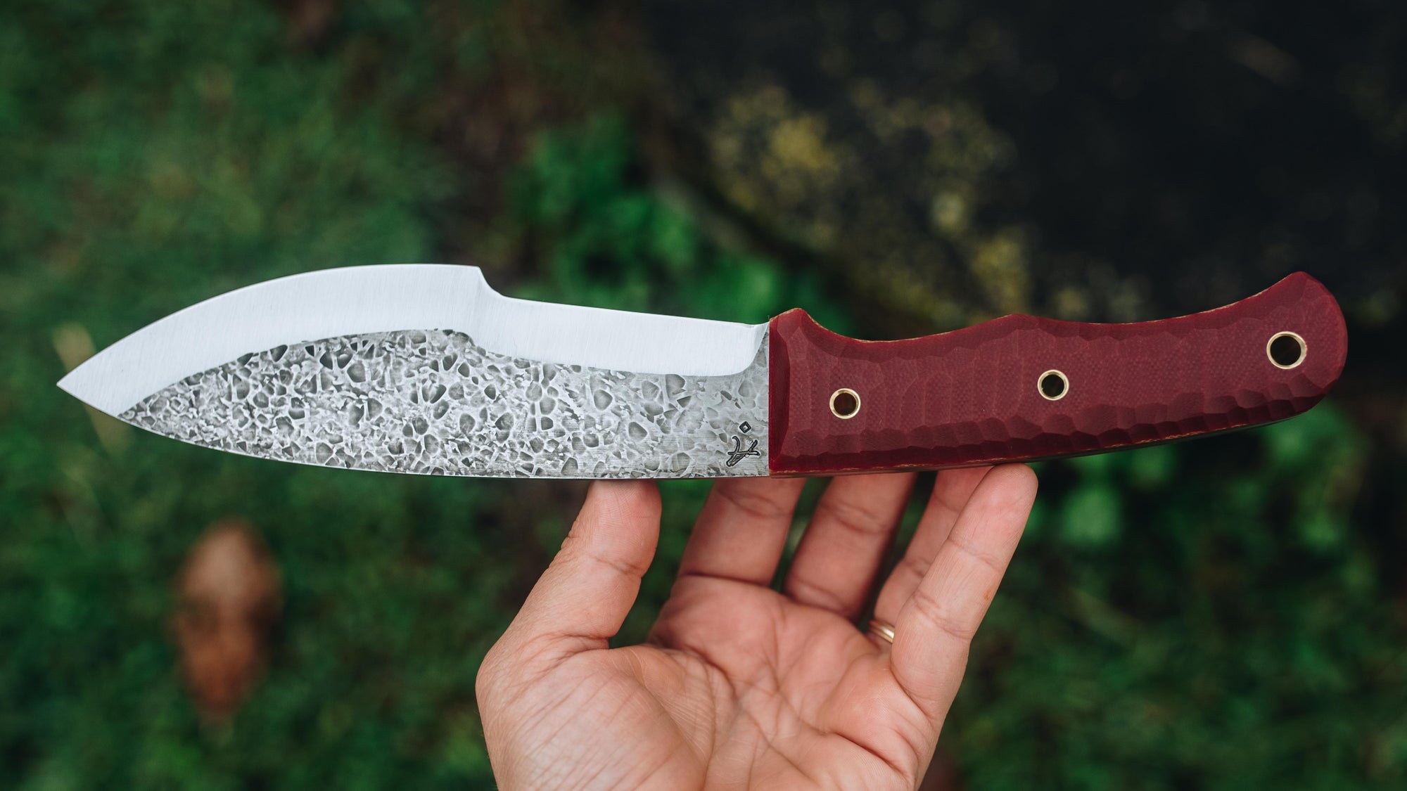 Bullshark - in textured ruby red G-10 - (Procut)