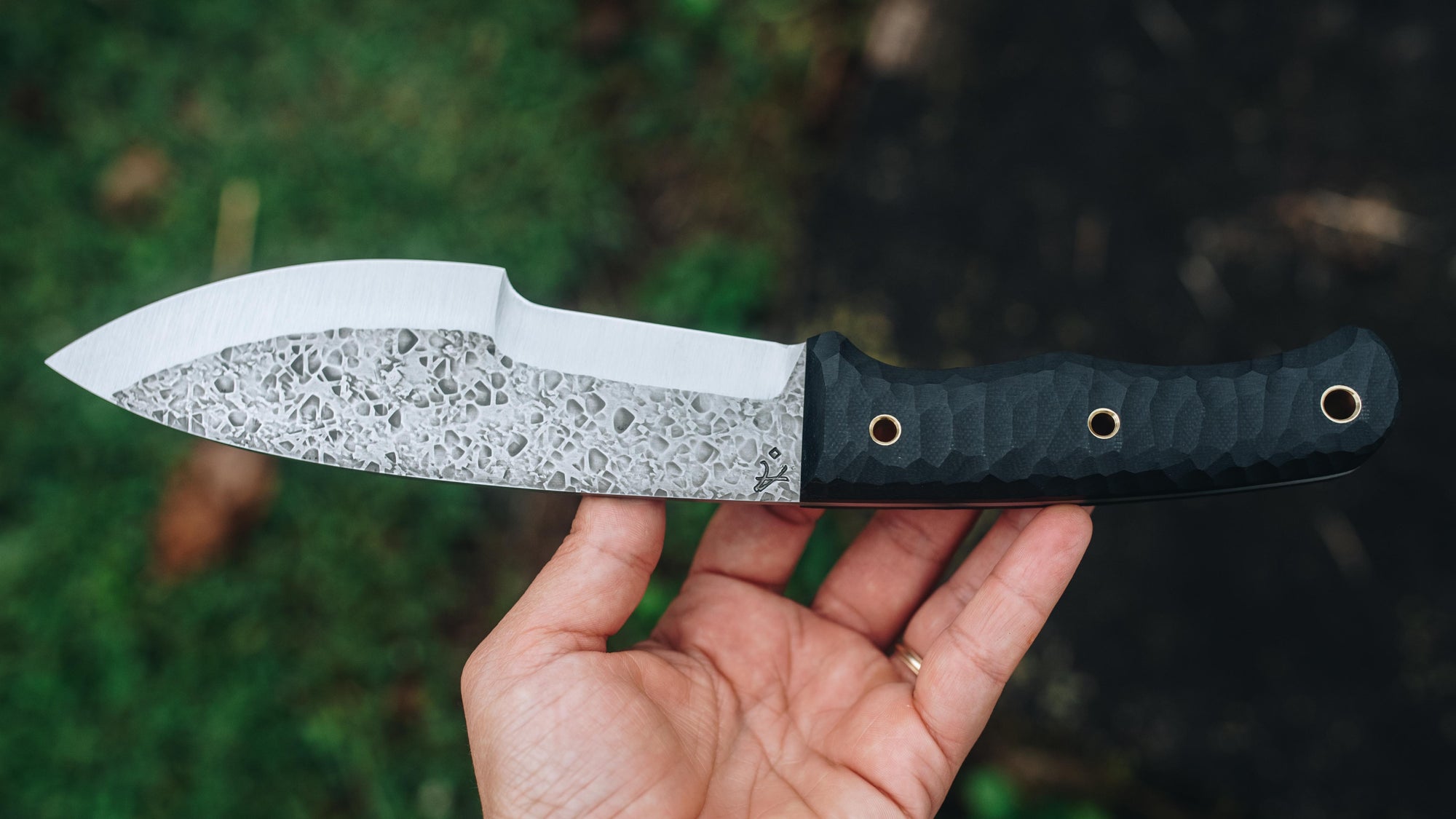 Bullshark - in textured black G-10 - (Procut)